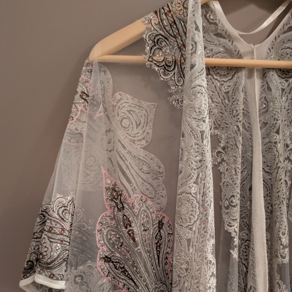 Pretty Persuasions OS Shawl